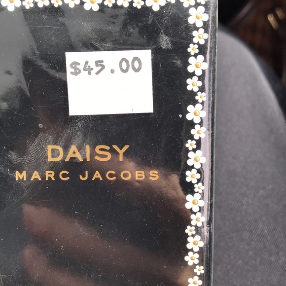 Marc jacobs daisy lotion - Picture 3 of 3